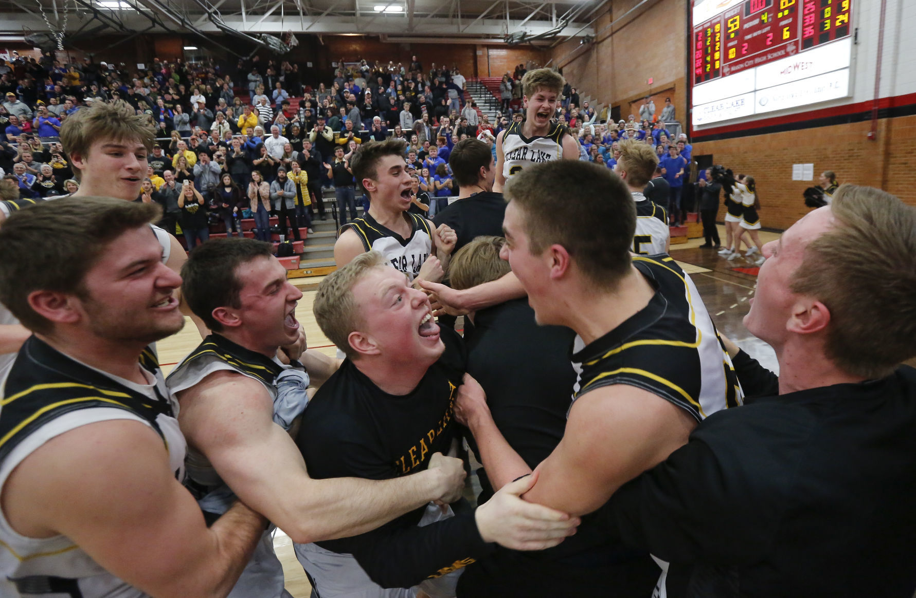 BBball Clear Lake vs. Charles City 19